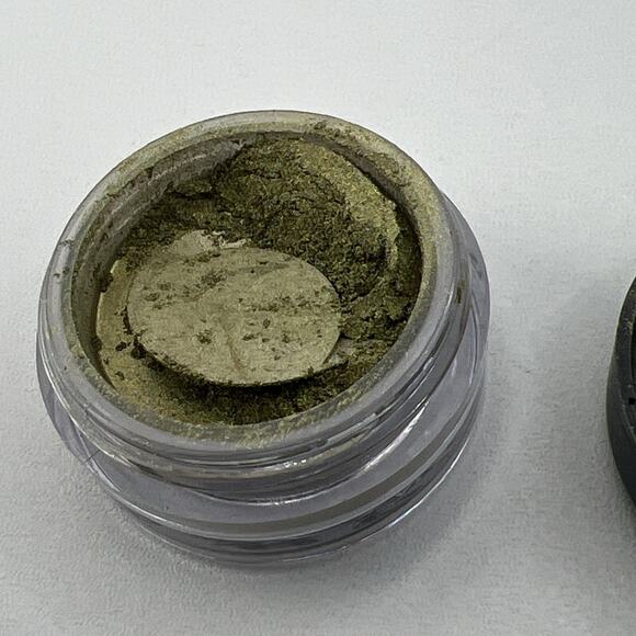 bareMinerals EyeColor Shadow WEDNESDAY Green Shimmer .01 oz .28 g NEW - Picture 1 of 4